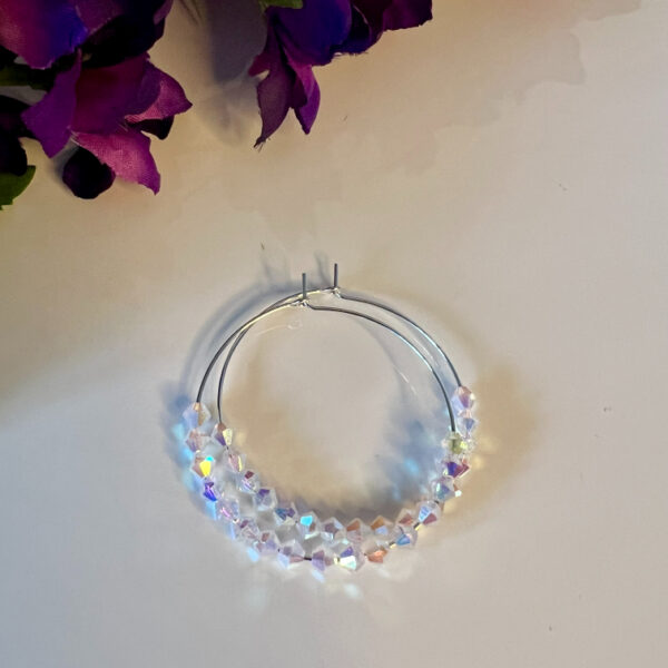 Maud zilveren oorringen met witte swarovski kraaltjes